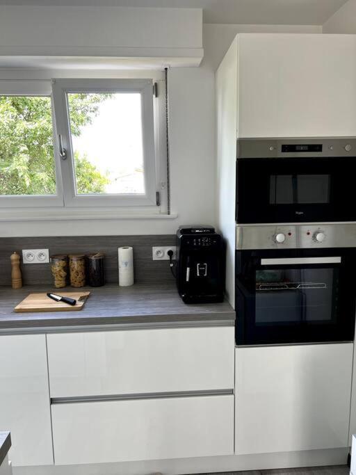 Superbe Appartement Lumineux Avec Parking Gratuit 万泽内姆 外观 照片