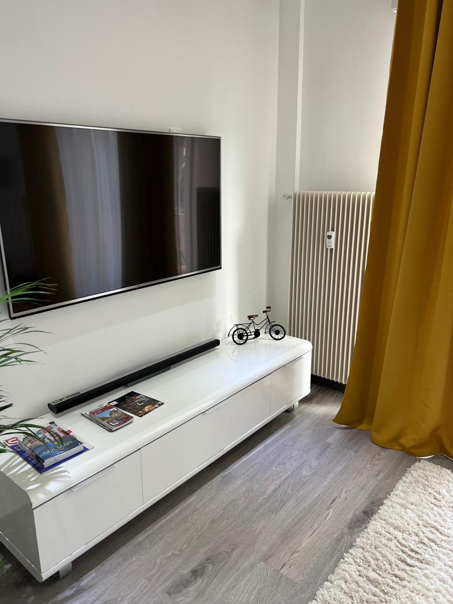 Superbe Appartement Lumineux Avec Parking Gratuit 万泽内姆 外观 照片